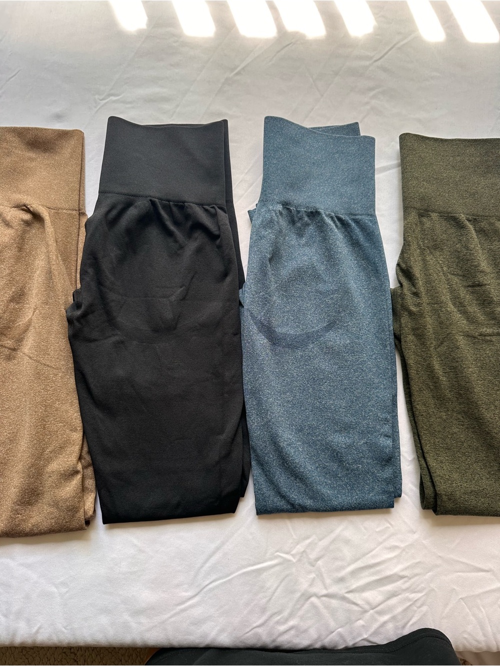 4 leggings bundle great conditions from Amazon really nice fit